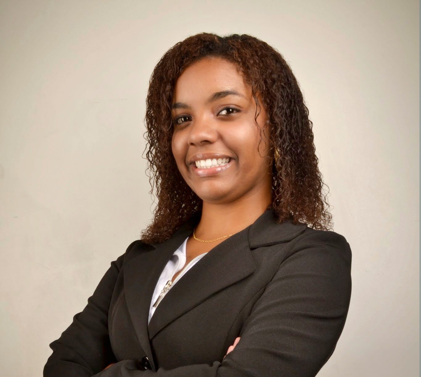 Black_woman_with_women's_suit_10